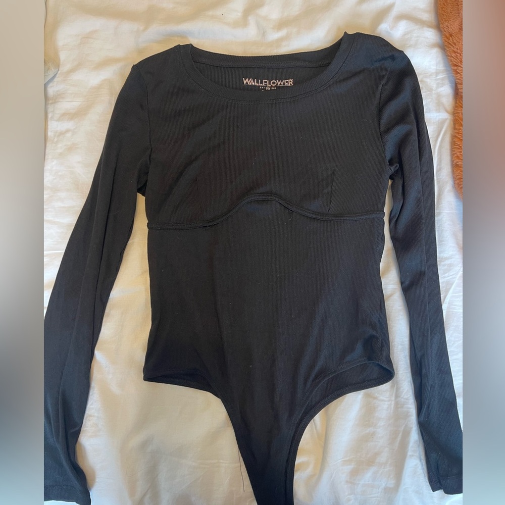Never worn black long sleeve bodysuit. Corset detailing. Size L